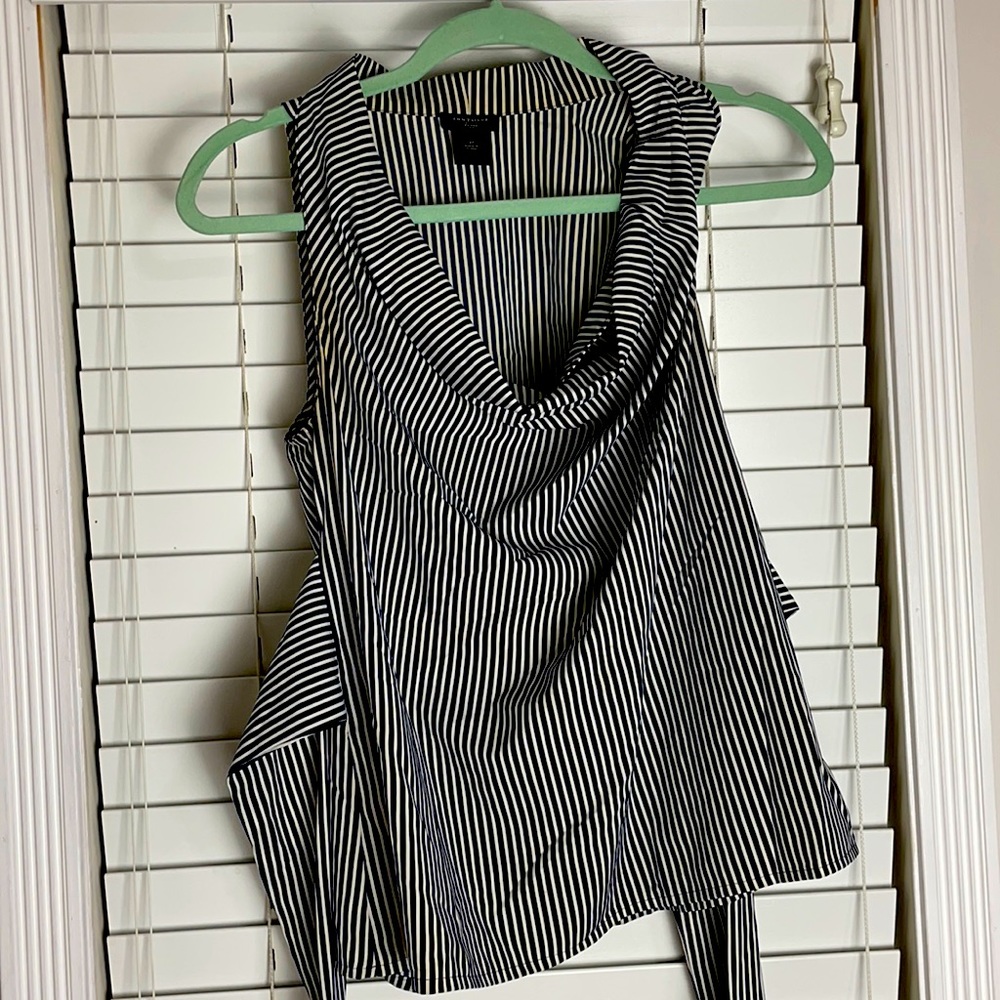 Ann Taylor 4p Petit Black and White Sripe Blouse